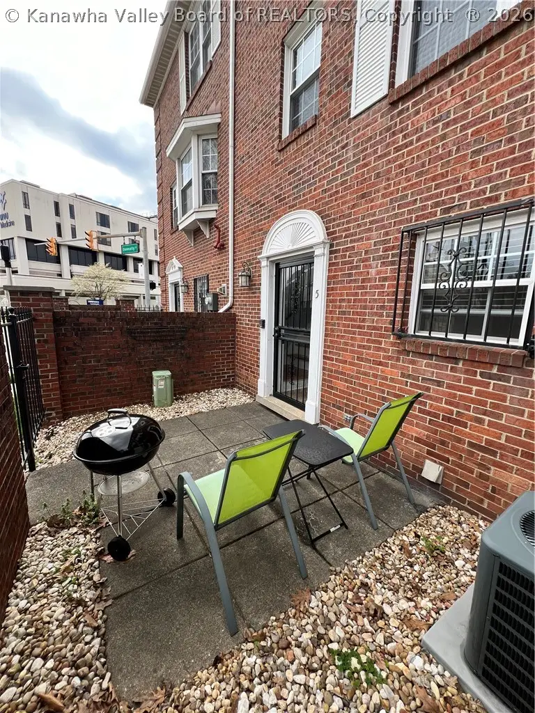 5 Downing Street, Charleston, WV 25301 - #2