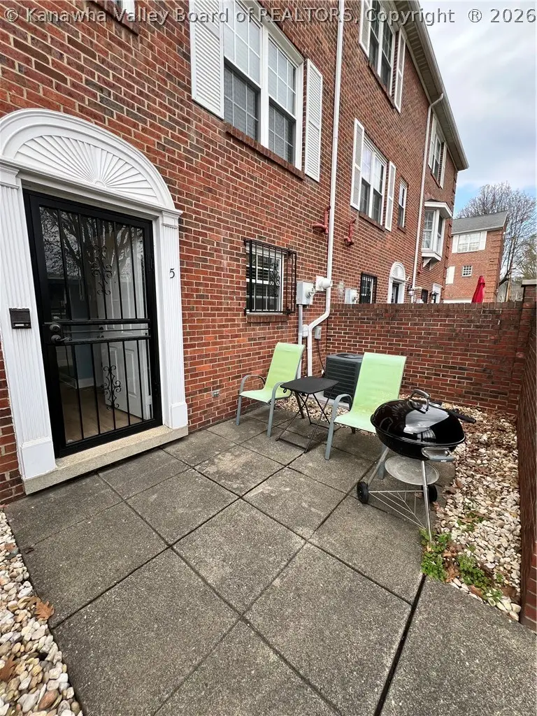 5 Downing Street, Charleston, WV 25301 - #3