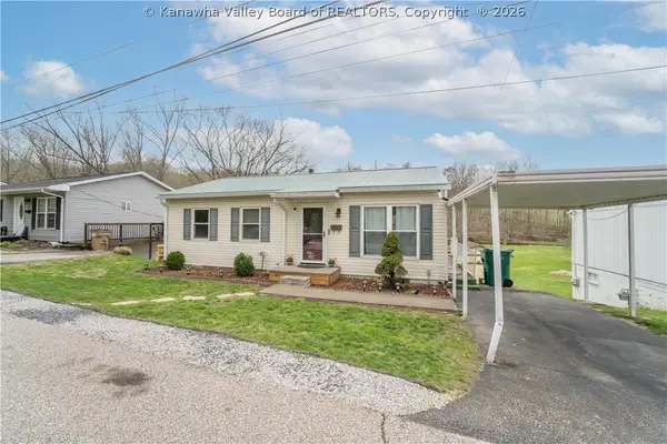 3 Surrey Drive, Hurricane, WV 25526