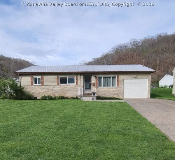 142 West Reynolds Avenue, Belle, WV 25015
