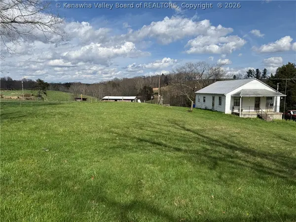 900 Ravenswood Pike, Ripley, WV 25271