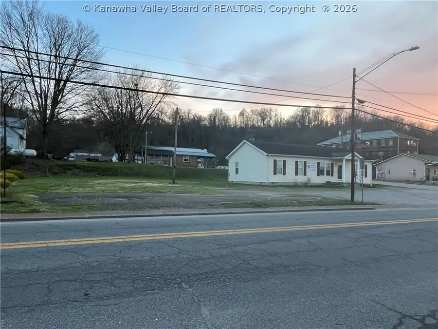 402 Fifth Street, New Haven, WV 25265 - #2