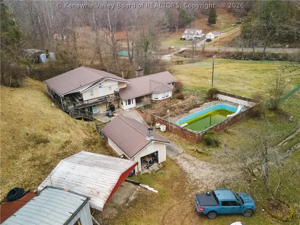 4593 Straight Fork Road, Yawkey, WV 25573