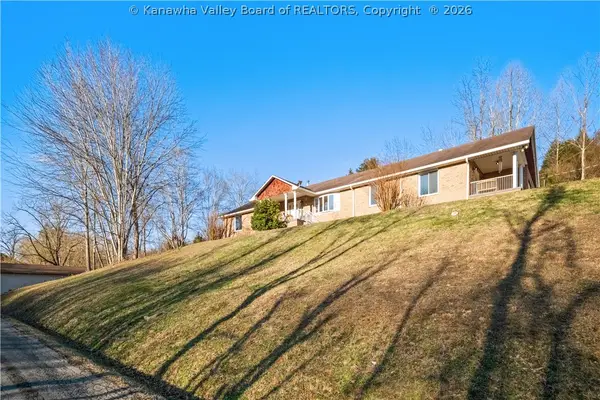 1909 Garretts Bend Road, Sod, WV 25564