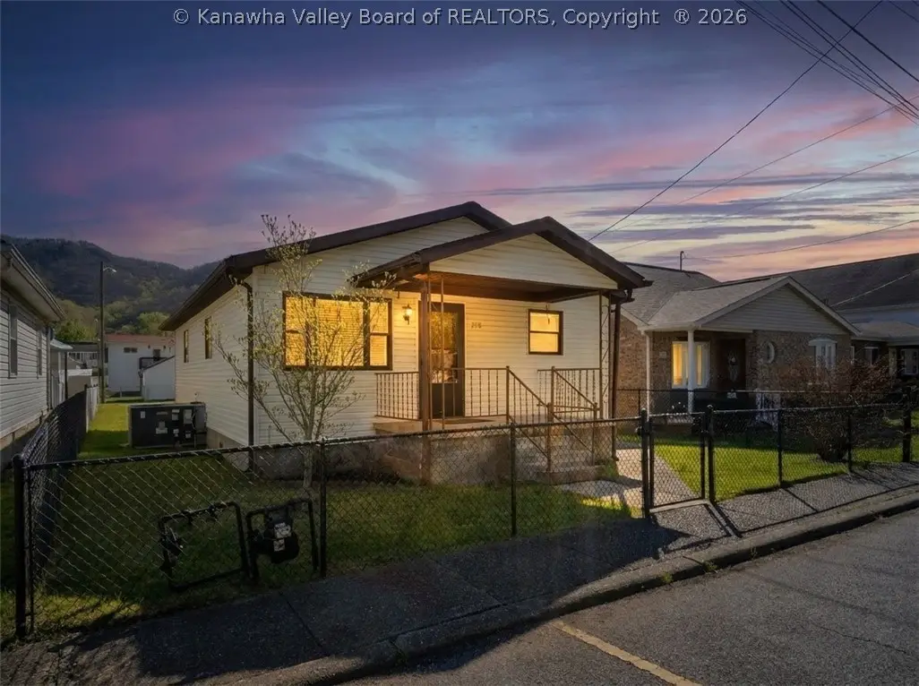 208 5th Avenue, Glasgow, WV 25086 - #1