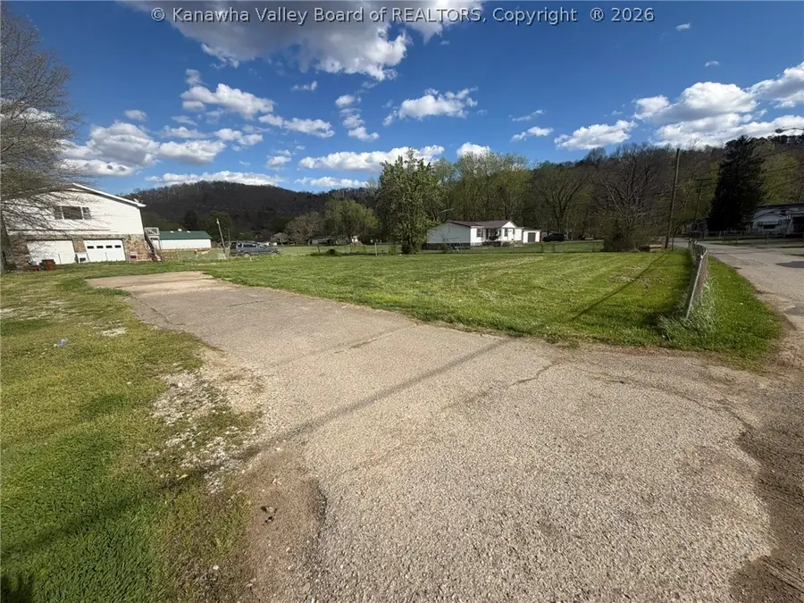 208 Maple Street, Hamlin, WV 25523 - #2