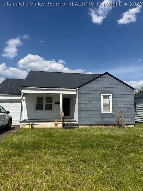 1904 Kanawha Terrace, St Albans, WV 25177