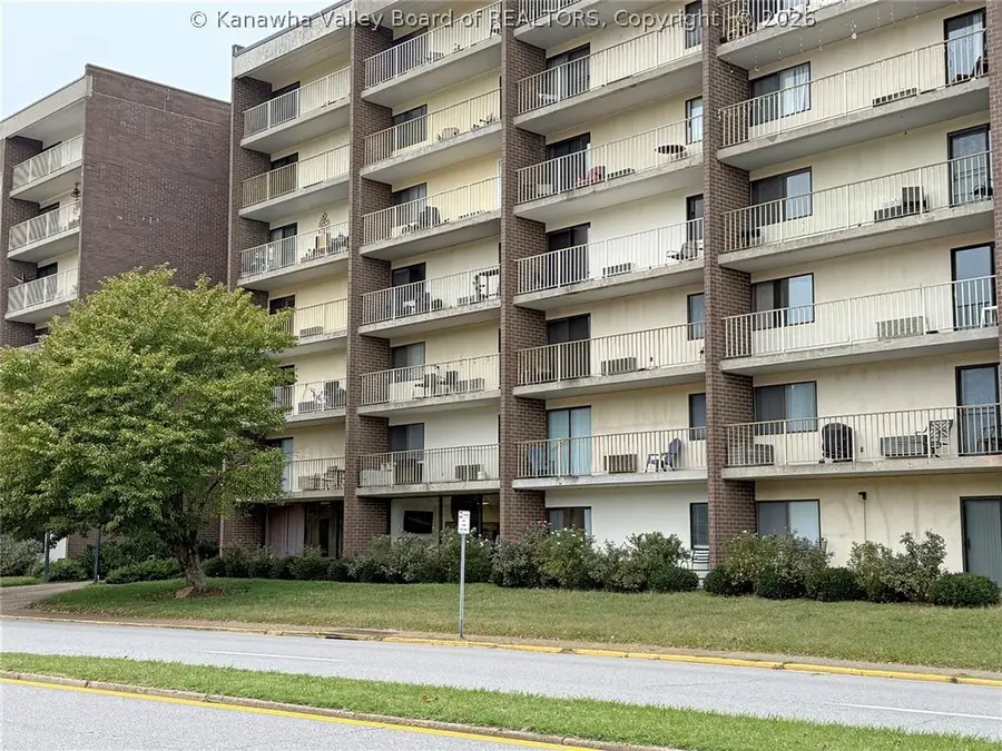 2106 Kanawha Boulevard E #408, Charleston, WV 25311 - #3