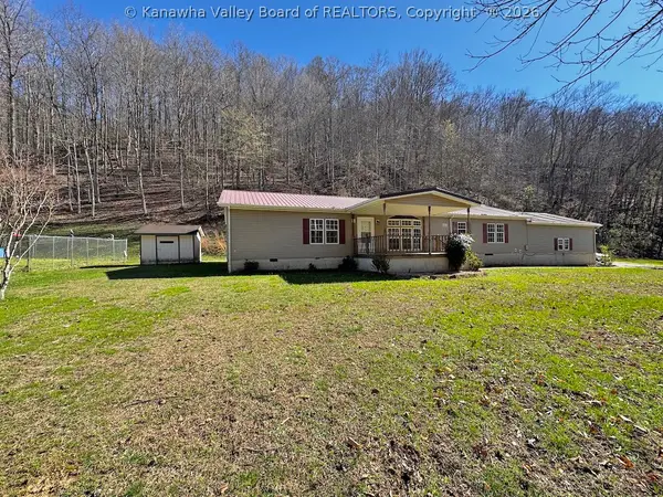924 Ed Stone Branch Road, Big Creek, WV 25505