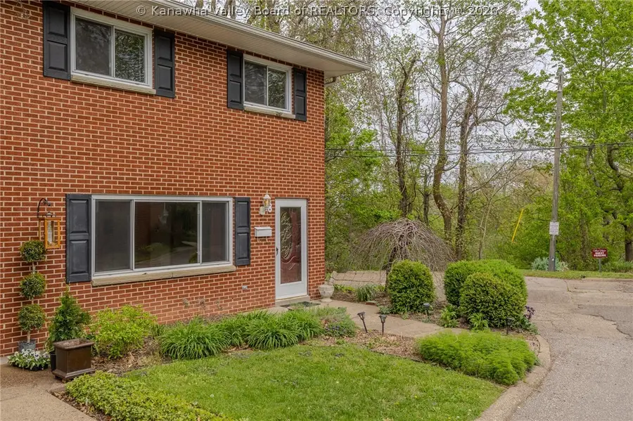 8 Vest Place, Charleston, WV 25314 - #2