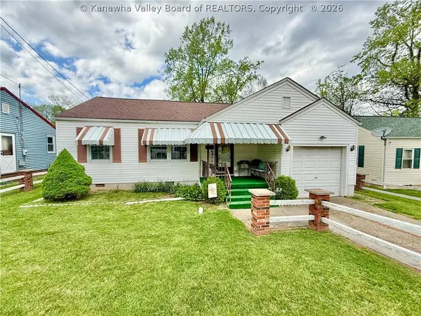 1013 Village Drive, South Charleston, WV 25309