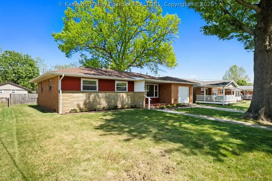 2044 Lincoln Avenue, Saint Albans, WV 25177 - #3