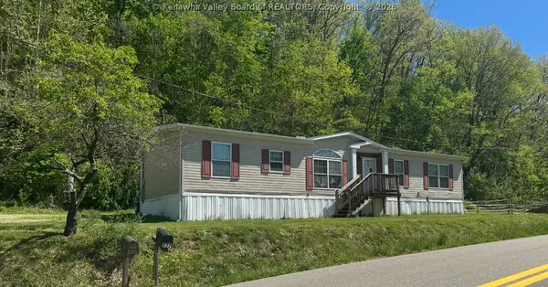 777/715 Heizer Creek Road, Poca, WV 25159