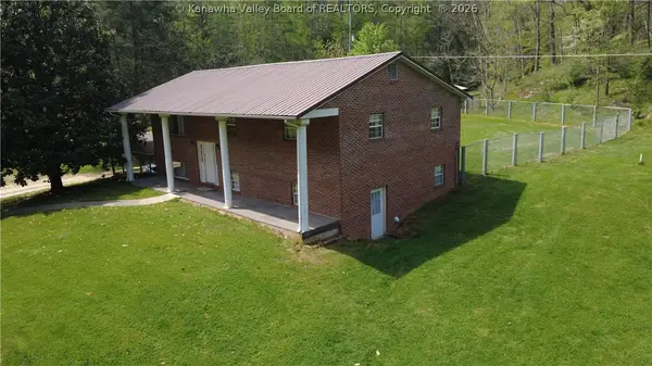 6 Atha Road, West Hamlin, WV 25571