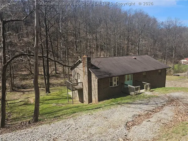 325 Fishers Branch Road, Sissonville, WV 25312
