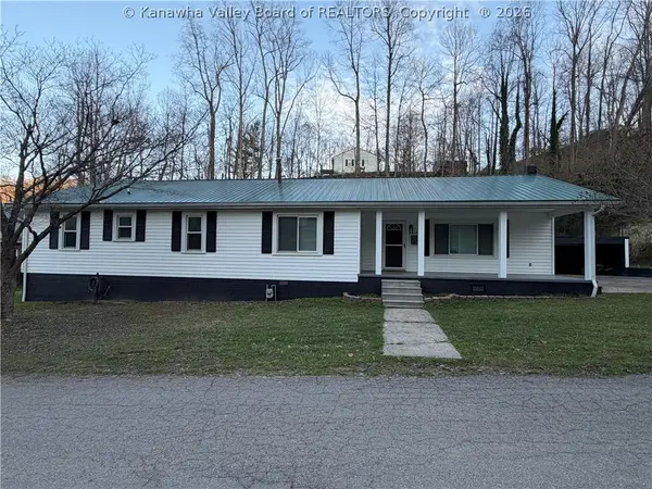 414 3rd Avenue W, Madison, WV 25130