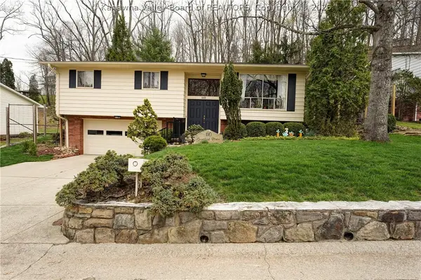 110 Stratford Place, Charleston, WV 25303