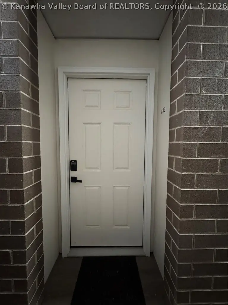 2106 Kanawha Boulevard E #303, Charleston, WV 25311 - #3