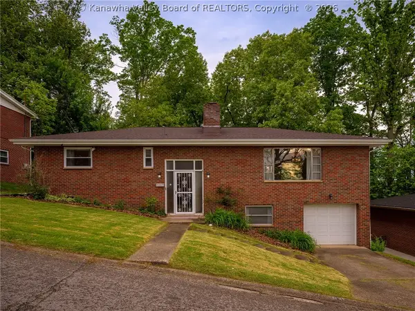 935 S Walnut Street, St Albans, WV 25177