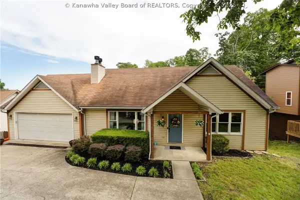 6 Hillcrest Drive E, Charleston, WV 25311