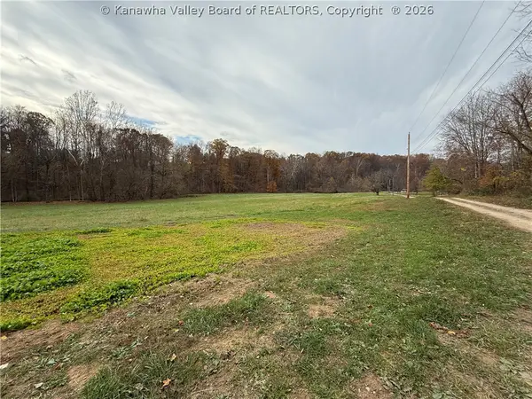 85 Nott Drive, Point Pleasant, WV 25550