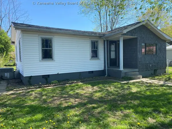 120 Pennsylvania Ave N, St Albans, WV 25177