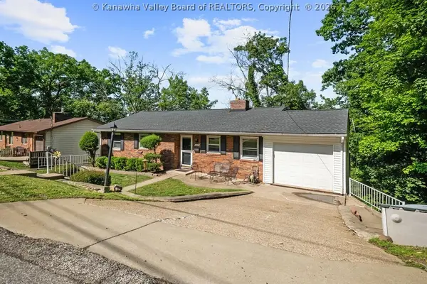 1559 Summit Drive, Charleston, WV 25302