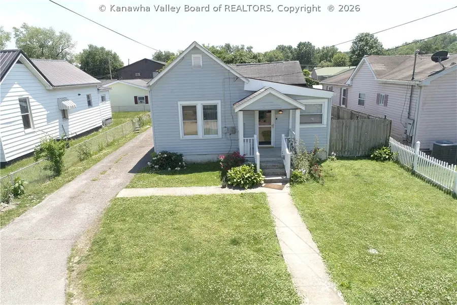 117 5th Avenue N, Saint Albans, WV 25177 - #3