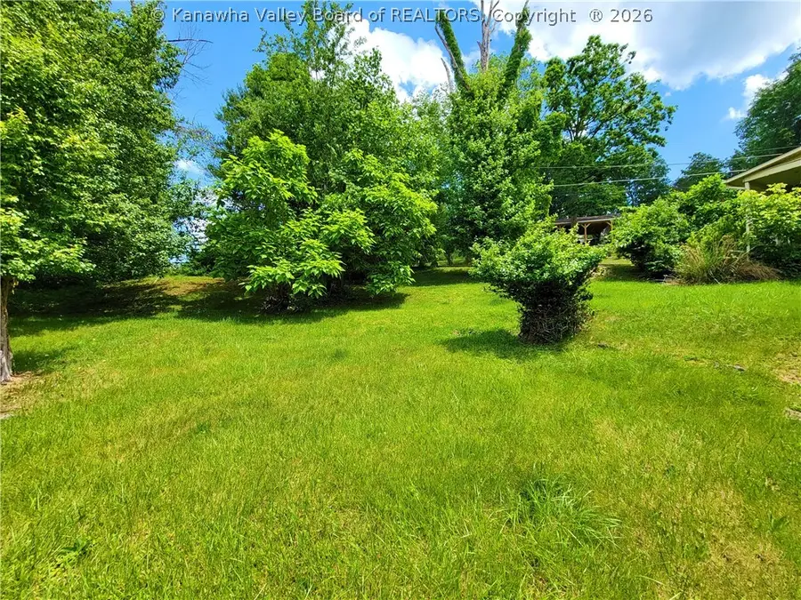 905 Laurel Road, Charleston, WV 25314 - #2