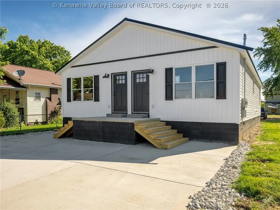 156 6th Street, Dunbar, WV 25064 - #2