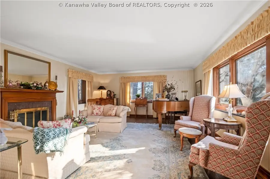 1 Barnes Place, Charleston, WV 25314 - #3