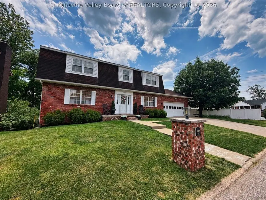 1703 Oak Knolls Road, Charleston, WV 25314 - #2