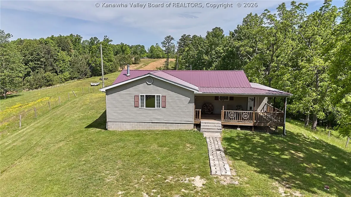 498 Little Queen Road, Clendenin, WV 25045 - #1