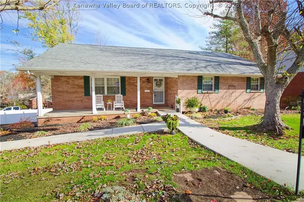 1502 Village Drive, South Charleston, WV 25309