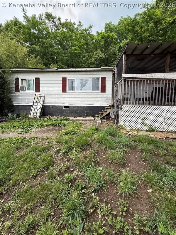 3656 Charleston Road, Poca, WV 25168