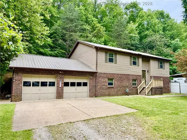 1432 New Hope Road, Elkview, WV 25071