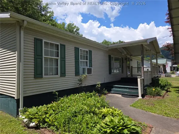 139 Gina Street, Mount Carbon, WV 25139