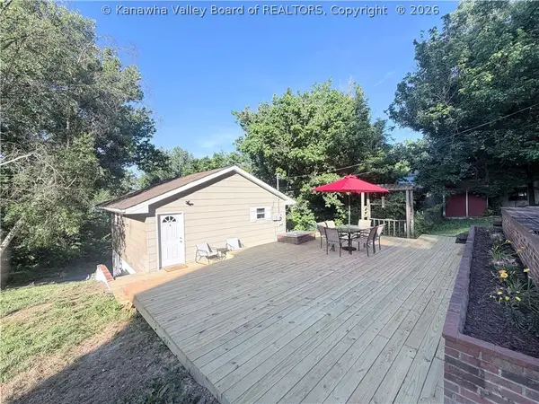 132 Roberts Road, Dunbar, WV 25064