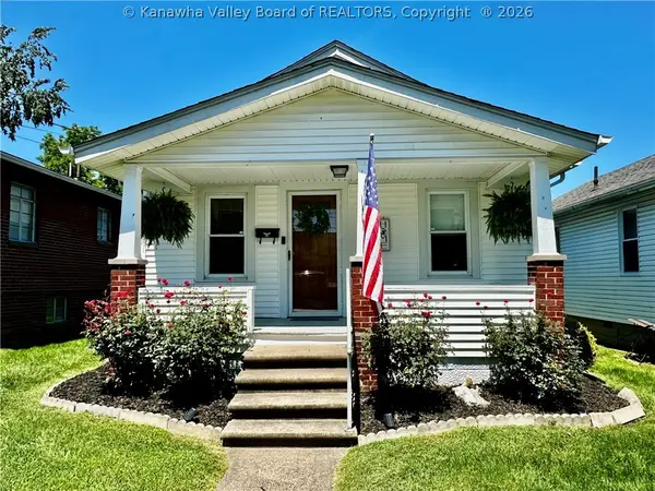 331 17th Street, Dunbar, WV 25064