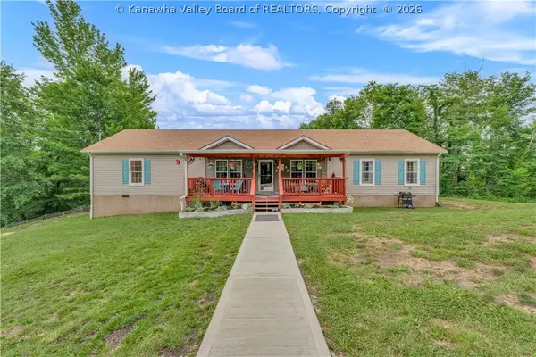 2276 1st Creek Road, Kenna, WV 25248