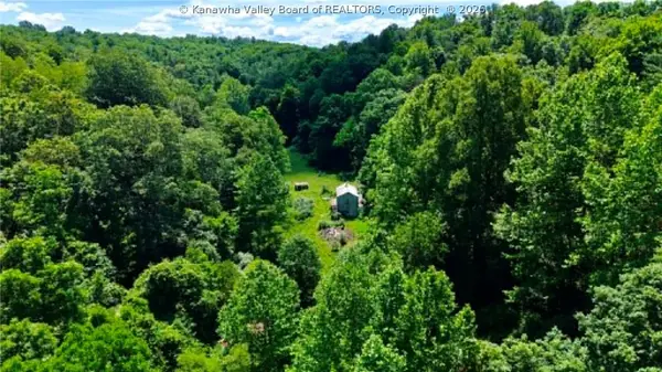 1949 Spring Branch Road, Buffalo, WV 25123