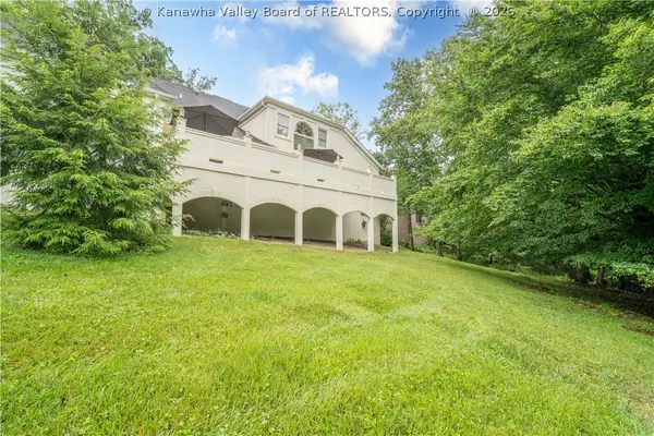 330 Woodlomond Way, Huntington, WV 25705