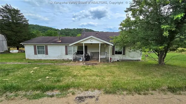 1175 Creston Road, Cottageville, WV 25239