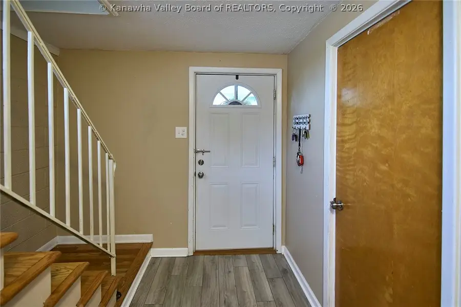 877 S Washington Street, Saint Albans, WV 25177 - #3