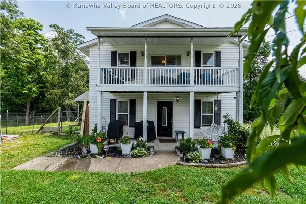 260 Village Lane, Milton, WV 25541