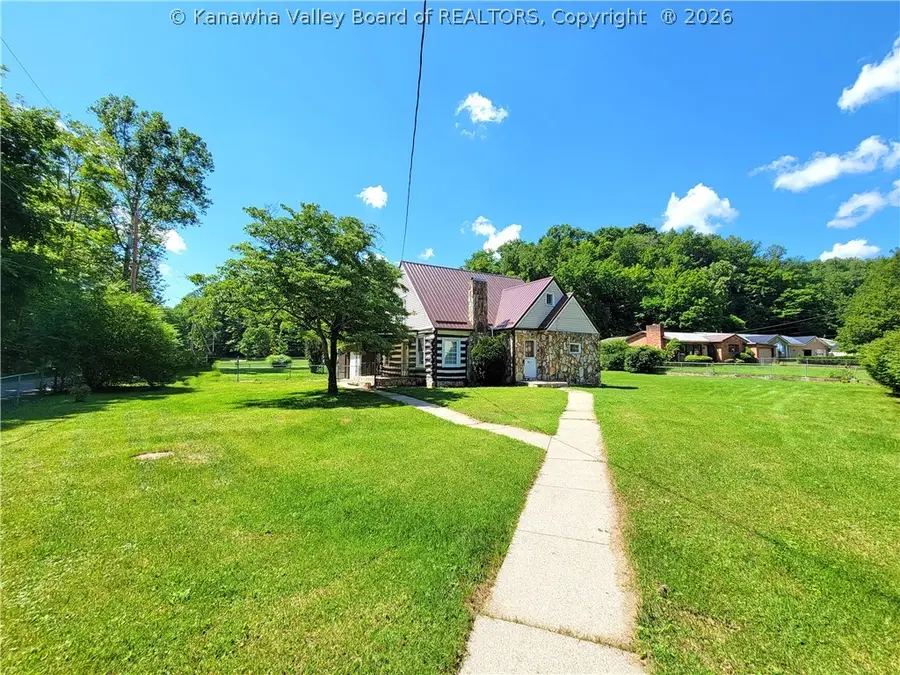 901 Green Valley Drive, Saint Albans, WV 25177 - #2