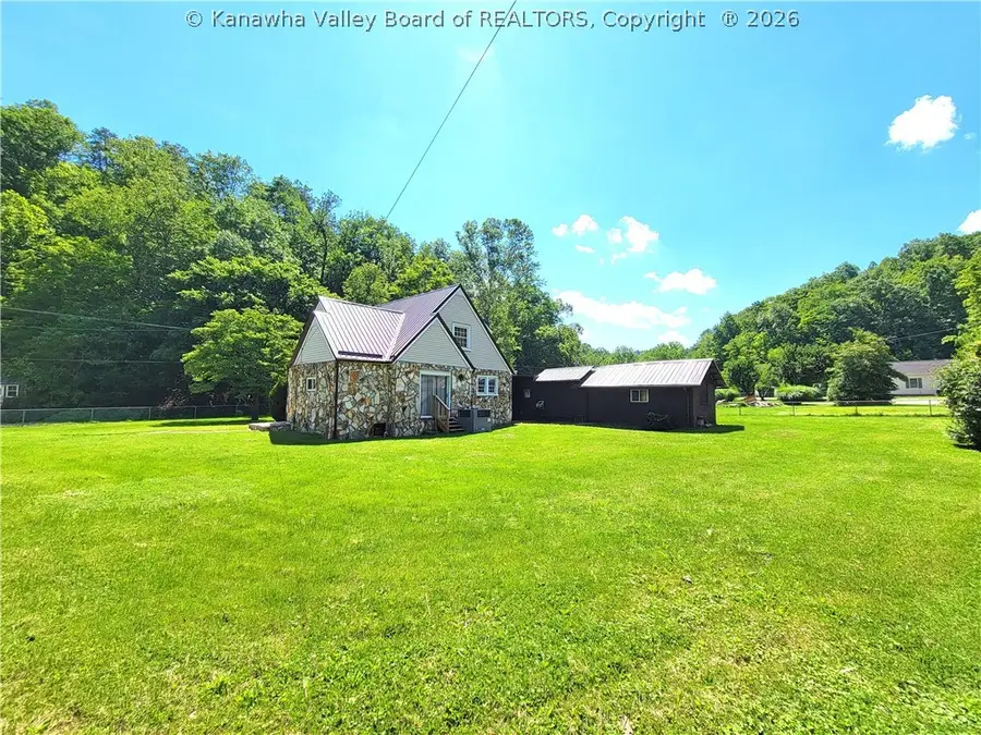 901 Green Valley Drive, Saint Albans, WV 25177 - #3