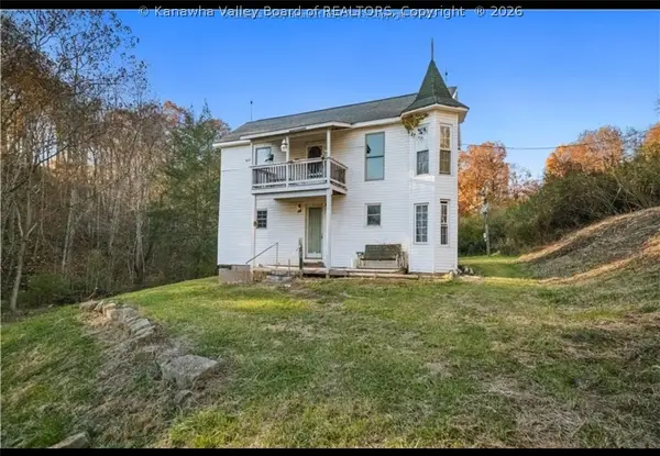 12555 Mclane Pike, Liberty, WV 25124