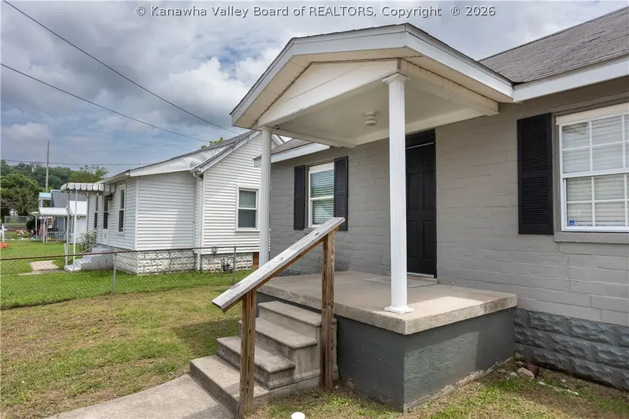 300 32nd Street W, Charleston, WV 25387 - #3