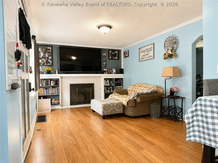2743 Daniels Avenue, South Charleston, WV 25303 - #2